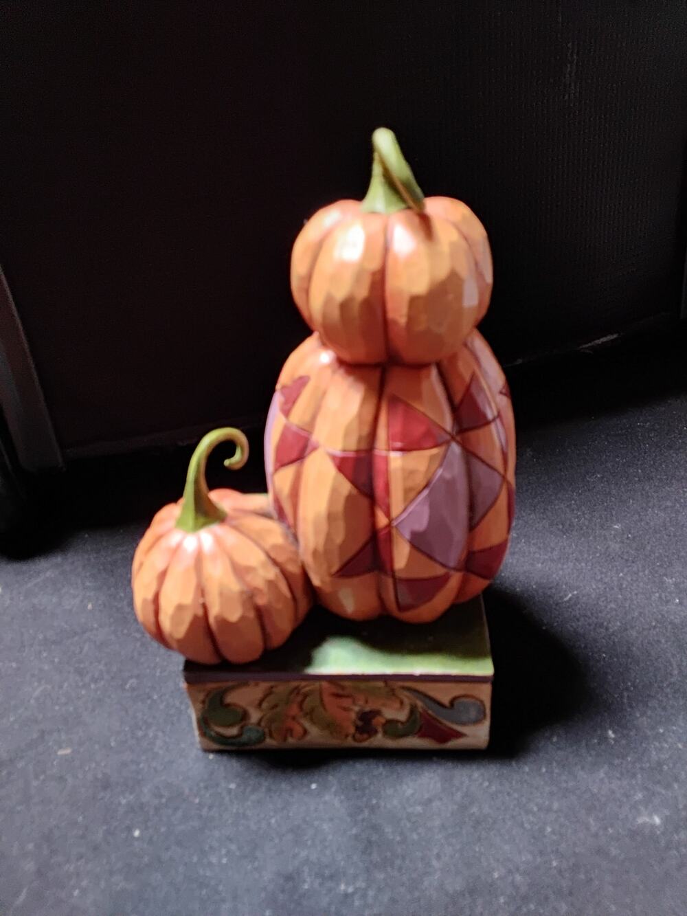 Jim Shore Heartwood Creek series Pumpkin Piles bring us smiles #4017597